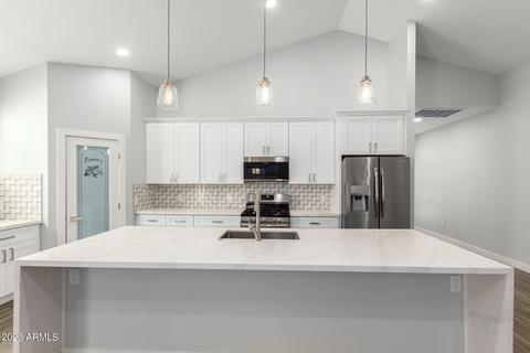 7041 N 14th Pl, Phoenix, AZ 85020 photo 9