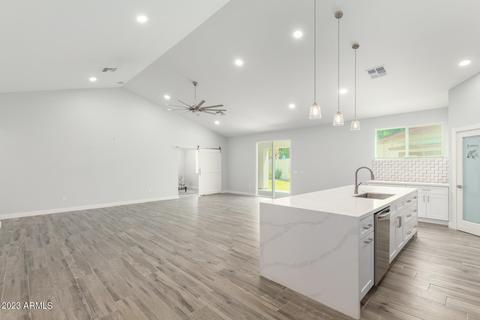 7041 N 14th Pl, Phoenix, AZ 85020 photo 5