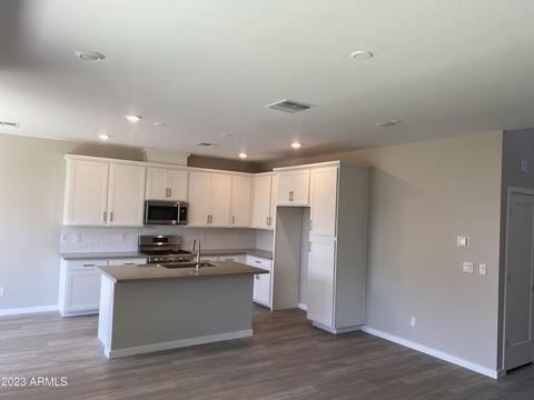 4604 S Park Grove St #102, Gilbert, AZ 85297