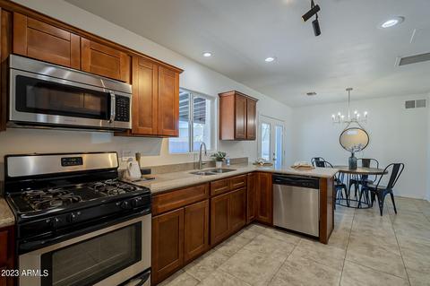 633 N Sunland Dr, Chandler, AZ 85225