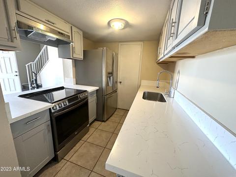 4229 S 47th Pl, Phoenix, AZ 85040 photo 4
