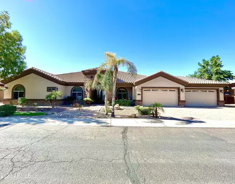 843 W Armstrong Way, Chandler, AZ 85286