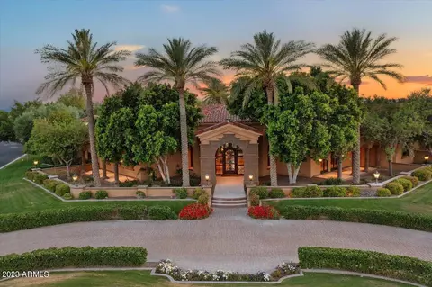 8035 W Expedition Way, Peoria, AZ 85383