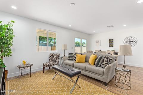 309 N 82nd Way, Mesa, AZ 85207