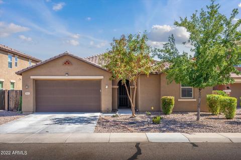 869 W Desert Hollow Dr, San Tan Valley, AZ 85143