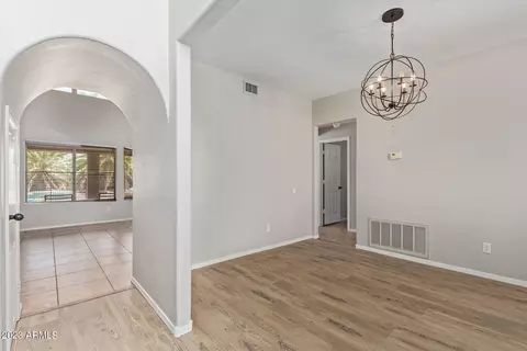 4101 E Lavender Ln, Phoenix, AZ 85044 photo 9