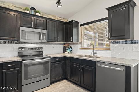 3227 E Hononegh Dr, Phoenix, AZ 85050 photo 9