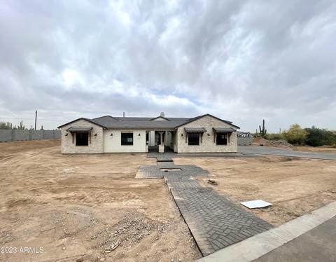 8229 E Regina Cir, Mesa, AZ 85207