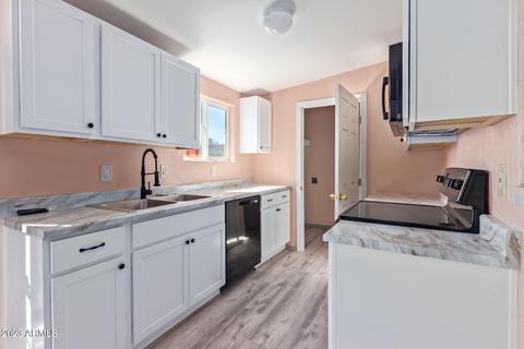 611 W Wight St, Superior, AZ 85173