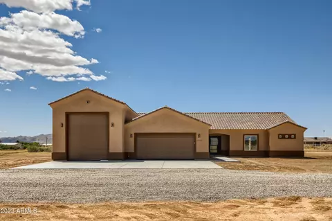 24029 W Redbird Rd, Wittmann, AZ 85361