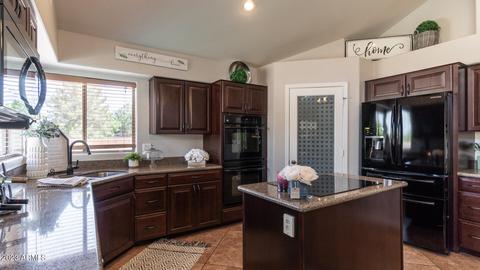 2161 S Boulder Ct, Gilbert, AZ 85295 photo 17
