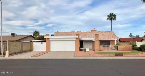 8319 N 50th Dr N, Glendale, AZ 85302