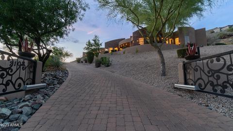 2102 E Clubhouse Dr, Phoenix, AZ 85048