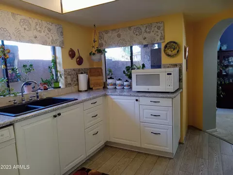 1024 E Lois Ln, Phoenix, AZ 85020 photo 3
