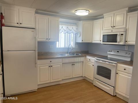 2519 E Oraibi Dr, Phoenix, AZ 85050 photo 6
