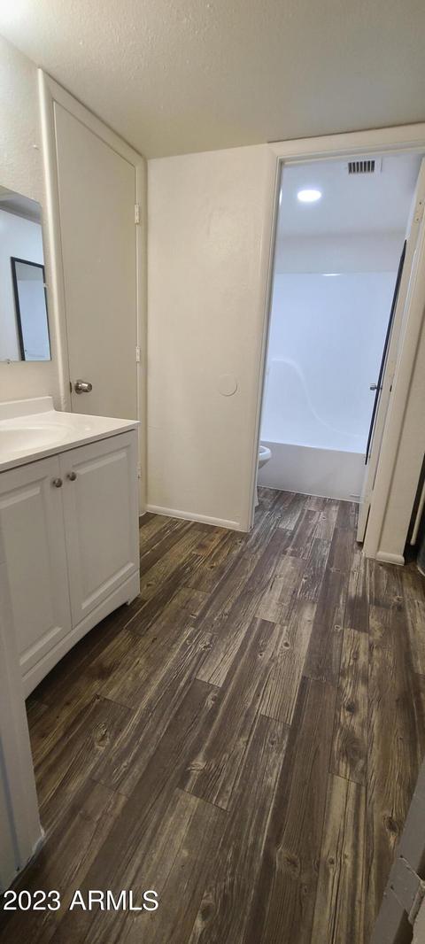 237 W Desert Dr, Phoenix, AZ 85041 photo 9