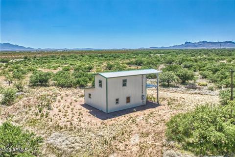 762 E Kc Williams Ln, Huachuca City, AZ 85616