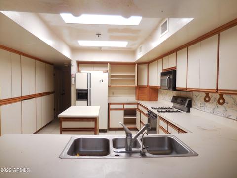 730 E Orangewood Ave, Phoenix, AZ 85020 photo 3