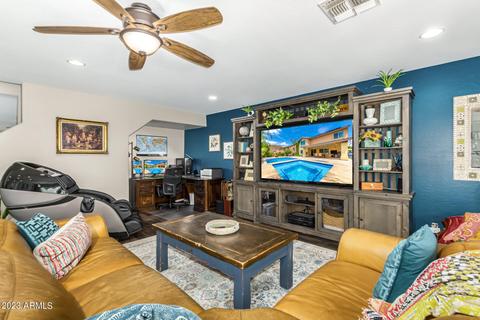 2025 E Ruby Ln, Phoenix, AZ 85024 photo 9