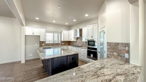 9111 S Hackney Pl, Hereford, AZ 85615 photo 7