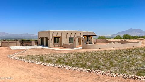 9111 S Hackney Pl, Hereford, AZ 85615