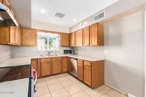 3110 N 46th Pl, Phoenix, AZ 85018 photo 9