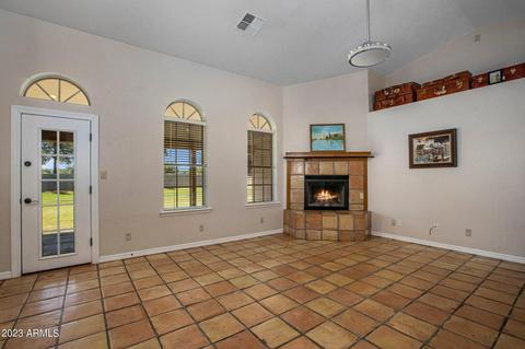1811 E Washington Ave, Gilbert, AZ 85234 photo 4