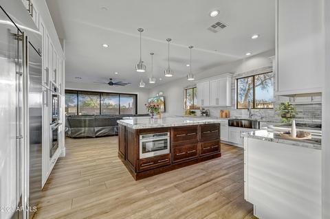 3927 E Nocona Ln, Phoenix, AZ 85050