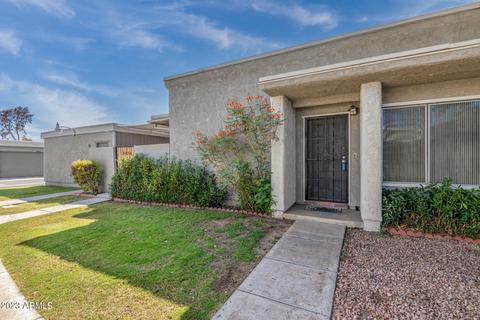 8856 N New World Dr N, Glendale, AZ 85302