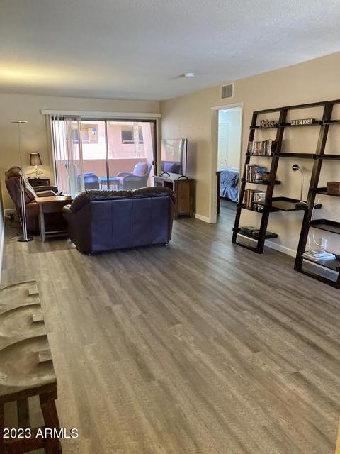 12212 N Paradise Village Pkwy #212, Phoenix, AZ 85032