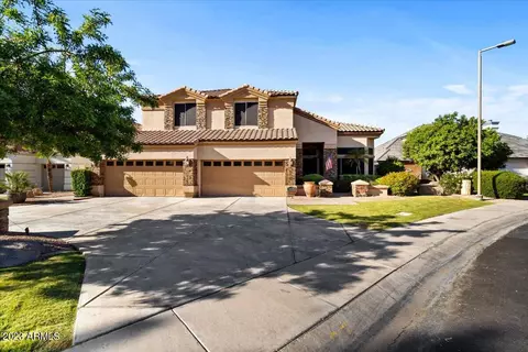 2004 E Catamaran Dr, Gilbert, AZ 85234 photo 3
