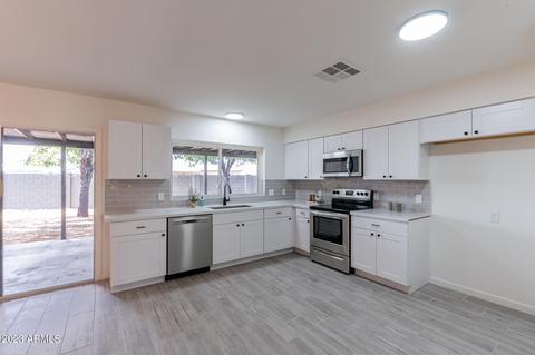 15627 N 59th Ln, Glendale, AZ 85306