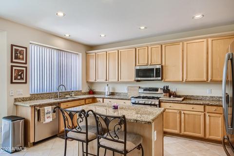 1074 S Roles Dr, Gilbert, AZ 85296 photo 7