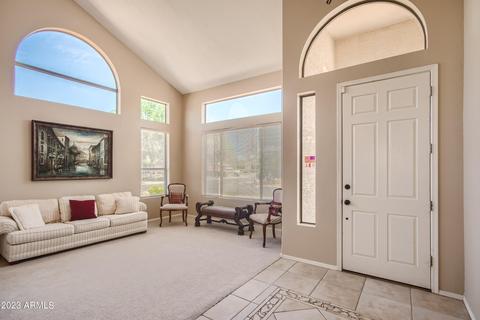 1074 S Roles Dr, Gilbert, AZ 85296 photo 2