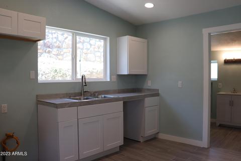 223 E Yuma St, Globe, AZ 85501 photo 6