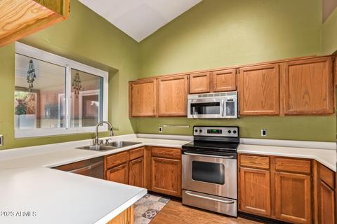 4176 E Cholla Canyon Dr, Phoenix, AZ 85044 photo 4