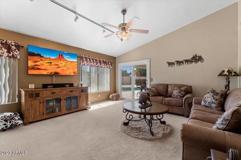 697 W Baylor Ln, Gilbert, AZ 85233 photo 3