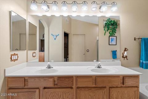 697 W Baylor Ln, Gilbert, AZ 85233 photo 7