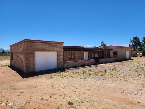 8843 S Emerald Ln, Hereford, AZ 85615