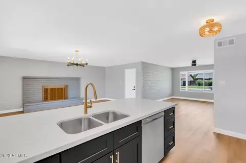 1264 E Campus Dr, Tempe, AZ 85282 photo 7