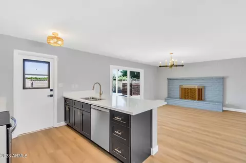 1264 E Campus Dr, Tempe, AZ 85282 photo 6