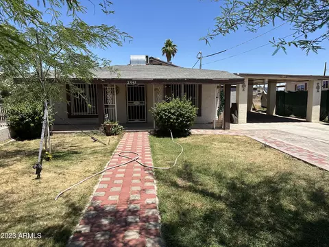 2942 W Yuma St, Phoenix, AZ 85009