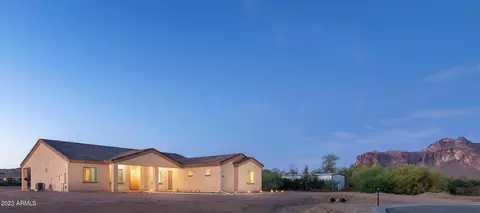 1780 E Concho St, Apache Junction, AZ 85119 photo 2