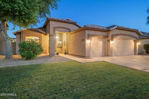 973 S Oak St, Gilbert, AZ 85233