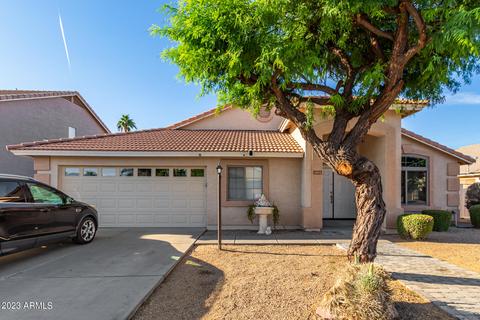 1934 E Smoke Tree Rd, Gilbert, AZ 85296 photo 2