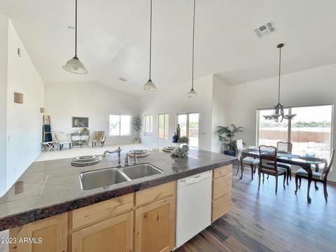 9408 S Springtail Dr, Hereford, AZ 85615 photo 6