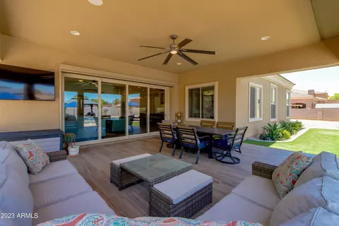 8012 W Morten Ave, Glendale, AZ 85303