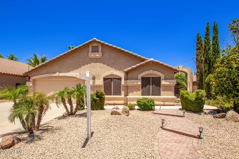 7432 W Aurora Dr, Glendale, AZ 85308