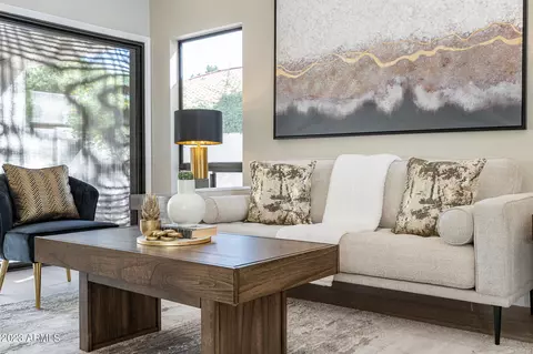 27 W Casa Hermosa Dr, Phoenix, AZ 85021