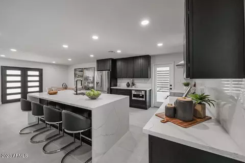 8214 E Highland Ave, Scottsdale, AZ 85251